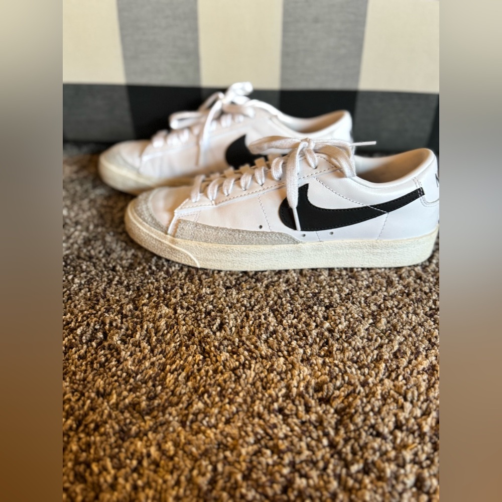 Nike BLAZER White/Black Sneakers, low top, women’s 7.5. Worn once!